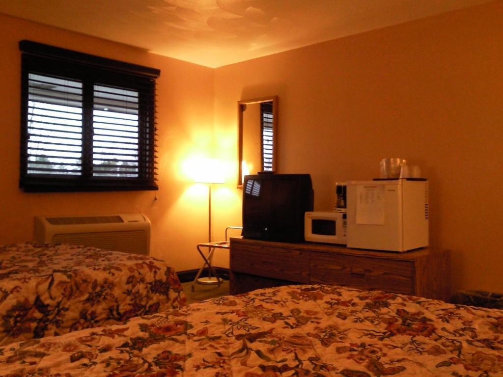 Colonial Inn Mercer-Grove City Cameră foto